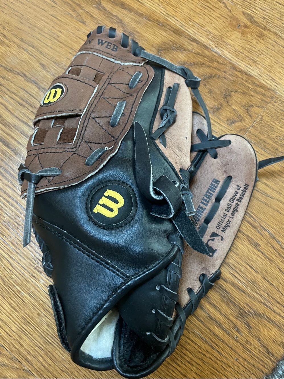 Wilson Barry Larkin 11” Baseball Glove Leather #A2144 AS7 RHT black & brown